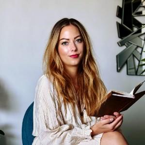 ANETT BARTOS