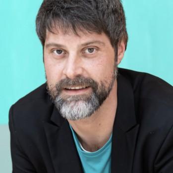 ROBERTO GIL ISLA
