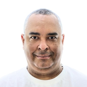 VÍCTOR MANUEL MELO CUZA